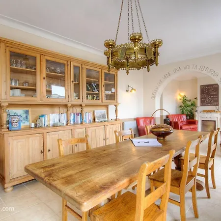 A L'ombre Du Clocher Bed & Breakfast Calenzana