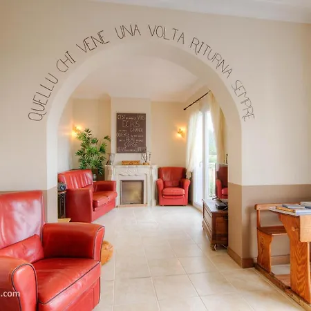 A L'ombre Du Clocher Bed & Breakfast Calenzana