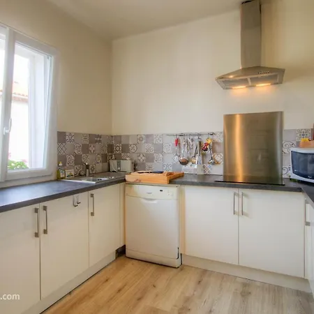 A L'ombre Du Clocher Bed & Breakfast 3*